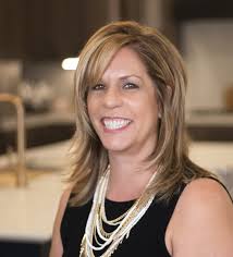 Andrea Shoop's Instagram, Twitter & Facebook