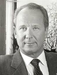 Ron Brady's Instagram, Twitter & Facebook