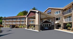 Best Western Plus Landmark Inn Lincoln City Located Off Highway 101 This Lincoln City Oregon Hotel Offers Rooms With Free Wi F Great Hotel Lincoln City Hotel