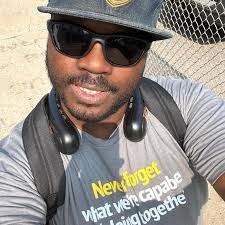 to victims: we all agree this is a family sided game, and that the 99% of  us never use mic, but cooperation at this point is essential, otherwise it  will always be