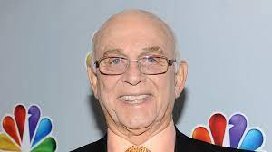 He was married 3 times. Leo Raov6o7qxm