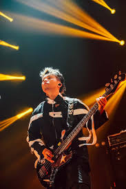 BASSIST FILE－上杉研太 | ベース・マガジン