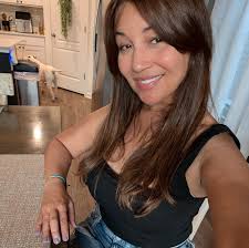 Nos visita Lissy Rivera The Tile & Stone Desing Studio. Nos habla de  grietas estructurales en el Relajo Matutino de La X