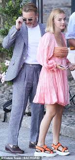 August sollte nun tochter gary barlow organisiert das am 4. Gary Barlow Sieht Dapper Wie Kommt Er Mit Dem Boot Fur Eine Familie Abendessen Aktuelle Boulevard Nachrichten Und Fotogalerien Zu Stars Sternchen