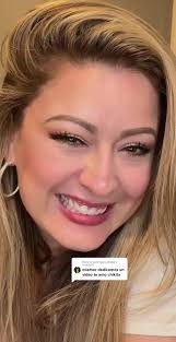 Julia Arita's Instagram, Twitter & Facebook