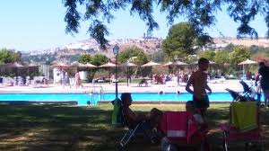 Hotel el lago arcos de la frontera. Lago De Arcos Que Funciona Como Piscina En Verano Picture Of Hostal Rural La Plata Arcos De La Frontera Tripadvisor