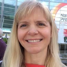 I am a "back-of-the-pack" runner and my maximum distance is 5k. Yet, it's… 