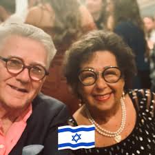 Hello everyone. I'm very excited to have come across this group. My maiden  name was Maskelyne. I started Buranda Infants mid-way through 1954 and then  went to Buranda Girls' School for Grade