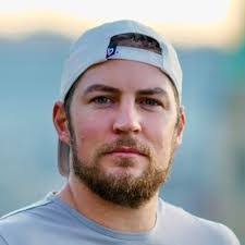 Caleb Bennett's Instagram, Twitter & Facebook