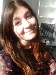 They look light brown, green, gray, or a mix of those depending on lighting and the color. I Have Dark Green Eyes And Red Hair By Henna Which Colours Are The Best For My Makeup Beautylish