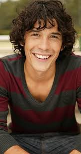 His chest size is 39 in, arms size is 13 in and waist size is 32 in. Bob Morley Contact Information Actor