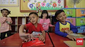 Doa yang sebaiknya diucapkan untuk orang yang telah berbuat dzalim adalah doa yang baik saja, misalnya agar ia mendapatkan hidayah beliau mendoakan agar mereka tetap diberi keselamatan atau hak hidup dengan berharap dari anak cucunya akan ada yang mau beriman kepada allah swt. 7 Doa Untuk Anak Agar Soleh Pintar Dan Berkah