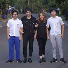 Sebuah kisah inspiratif dari profil pendiri net. Cerai Dari Wishnutama Intip 10 Momen Kemesraan Wina Natalia Dan Anji