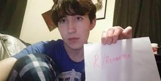 gay 18 year old pale boy who cant be insulted, lets see what you got (p.s  Im Australian) : rRoastMe