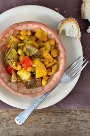 Te invito a descubrir los sabores únicos de las islas canarias, una tierra de volcanes rodeada por el océano atlántico y acariciada por los. Ropa Vieja Un Clasico De La Cocina Canaria Laube Leal