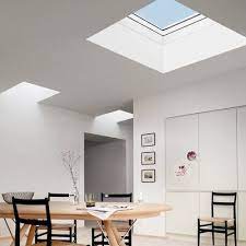 La Fenetre Coupole A Toit Plat Veritable Puits De Lumiere Dans La Maison Toit Plat Toit Interieur Maison