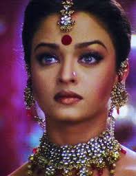 Qebulunda oldum, cox diqqetle muayine etdi, mualice yazdi. Faysal Mahmud On Twitter Aishwarya Rai As Paro In Devdas Indische Schonheit Bollywood Kostum Indische Schauspielerinnen