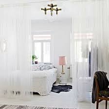 In einem kleinen kinderzimmer kann außerdem das umstellen der möbel bereits mehr freie fläche lose kleinteile sind in einem sicheren kinderzimmer nicht zu finden, steckdosen sind (in der ganzen. Schlafzimmer Und Kinderzimmer Im Selben Raum 54 Fotos Kombinierte Raumaufteilung Inneneinrichtung Fur Kind Und Eltern