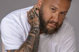 SAMİ LEVİ'DEN ''ALLI TURNAM VE HAYDİ SÖYLE'&r