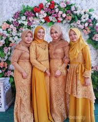 Apa yang harus dan tidak boleh dilakukan untuk pakaian muslim? 6 Inspirasi Model Baju Seragam Pernikahan Warna Kuning Dan Gold