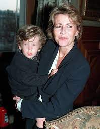 Mar 27, 2021 · ces derniers jours, camilia parker bowles, et plus particulièrement son fils tom parker bowles, ont été touchés, par le décès de l'une de leurs proches des suites d'un cancer. Son Fils Claire Chazal Portrait D Une Journaliste Culte Elle