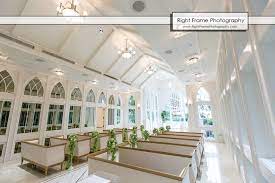 Photo By Www Rightframephotography Com Waikiki Wedding In Akala Chapel Hilton Hawaiian Village Decoration Honolulu Hilton Hawaiian Village Waikiki Chapel