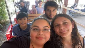 Fundraiser for ANA CATALINA GARCIA by Adriana Ariza Jones : Help Ana and  her 3 kids get back