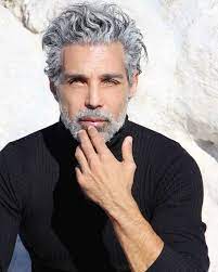 The Lockdown Made Me Love My Grey Grey Hair Men Older Mens Hairstyles Handsome Older Men