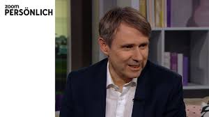 Get phone numbers, email addresses, org charts and more from virtually everyone working in entertainment! Zoom Personlich Bernhard Burgener Youtube