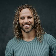 Everyone Knows Flamingos Like to Party : Hughes, Hunter, McCartney, Grant:  Amazon.com.mx: Libros