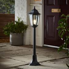 Is there a difference between these two, and which is the correct/most widely used? Ferris Outdoor Polycarbonate Tall Lamp Post Lantern Black Bhs