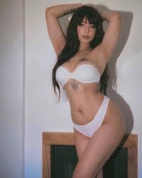 Dilnoor Sarna - Free sexy pics, galleries & more at Babepedia