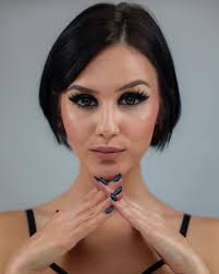 Scrolling through my pictures and...