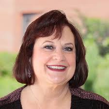 Carrie Wendling's Instagram, Twitter & Facebook