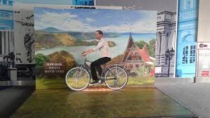 With a population of about 2 million people it is the largest city outside of java. Bandara Kualanamu Medan Booth Foto Session Picture Of Batik Air Tripadvisor