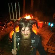 Marshall Mullins (@_TrashBeard)