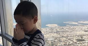 Koleksi gambar gambar kartun lucu anak muslim terbaru 2018 sapawarga via sapawarga.com. Rafathar Malik Ahmad Hilangkan Rasa Takut Dengan Berdoa Di Burj Khalifa Okezone Celebrity