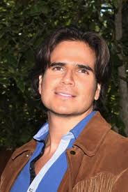 Daniel Arenas sorprende con nueva imagen