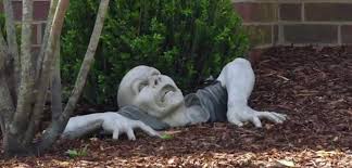 We did not find results for: Us Hausbesitzer Soll Zombie Statue Aus Vorgarten Entfernen