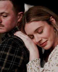 Last weekend's weather was chef's kiss for Jessica + Sean…who are expecting  TWINS!!! So so ready for these spring sessions coming up 🌼