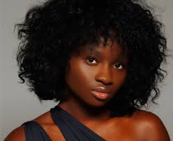 Além das Fronteiras: Modelo africana Patrícia Mpembele ganha destaque nas  passarelas brasileiras