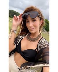 Novio de geraldine bazán posó por primera vez con la actriz. Geraldine Bazan Tambien Rehace Su Vida Tiene Nuevo Novio Que La Trata Como Reina