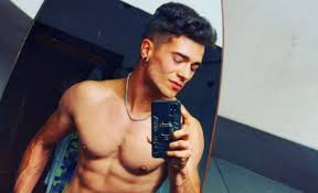 Il 28enne siciliano sarà ricco di sorprese in antonino è un pugile antagonista e insegna fitness funzionale. Love Island Chi E Daniel Fidanzata Primo Eliminato Curiosita Foto