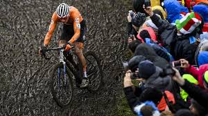 Van aert zat te ver en moest aan de streep meteen tien seconden toegeven aan van der poel en. Radsport Niederlander Van Der Poel Abermals Cross Weltmeister