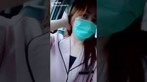 Kamu wajib mencoba masker ini, utamanya pemilik kulit berminyak dan berjerawat. Area Wajib Masker Youtube