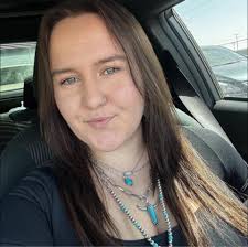 Had to try this hair moment on! It's giving 60s/90s with a lil sprinkle of  @sabrinacarpenter 🫶🏻💕 This is listed Email with enquires  #hair#hairstylist#mood#sabrinacarpenter#60s#90s#love#volume#sessionstylist#brushout#blowout