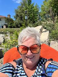 Thank you all who responded to me about someone to Wallpaper. I close Donna  Fritz from Fritz Wallpaper 310-8002