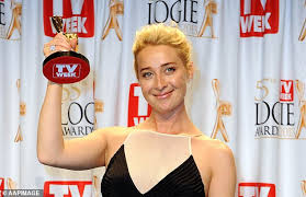 Asher keddie is an australian actress. Asher Keddie Admits She Struggles With Fame And Felt Uncomfortable After Winning The Gold Logie Daily Mail Online