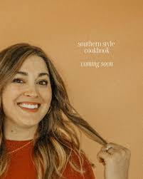 Fallon Lee's Instagram, Twitter & Facebook