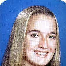 Carrie Lorenz's Instagram, Twitter & Facebook